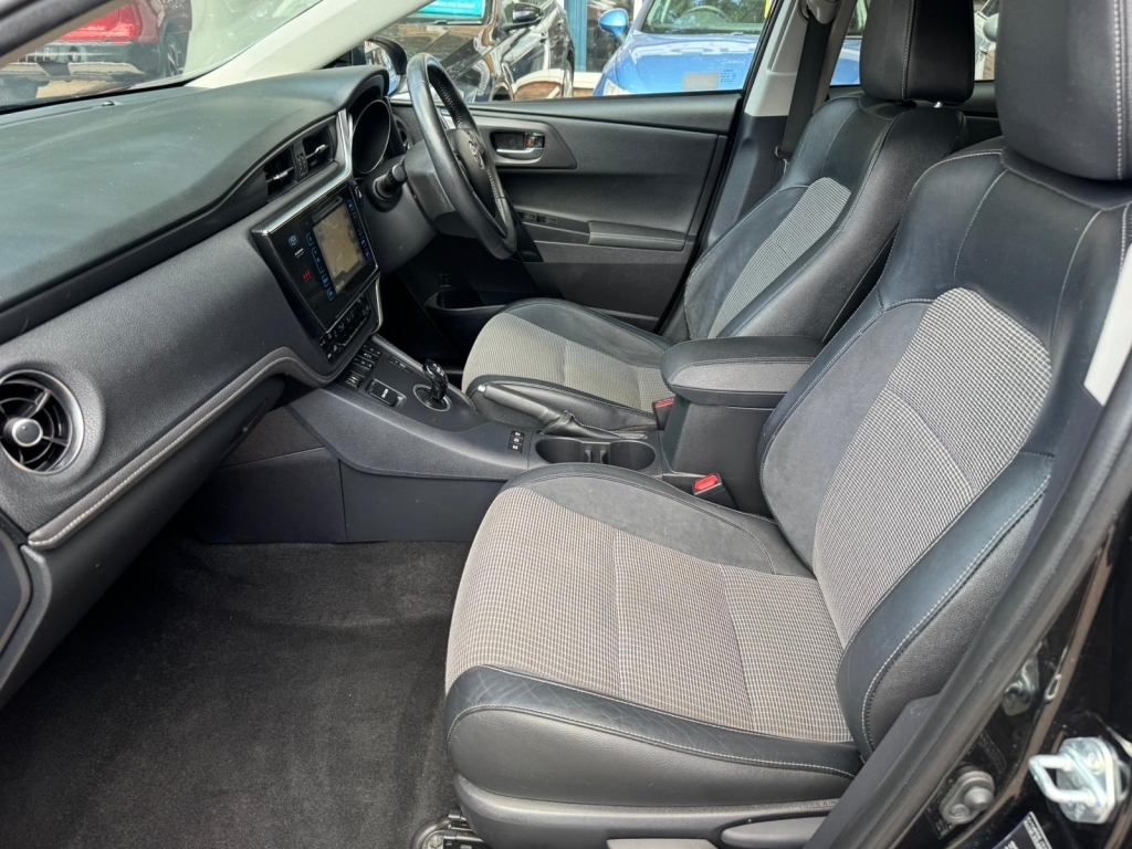 Toyota Auris Excel Grey #20