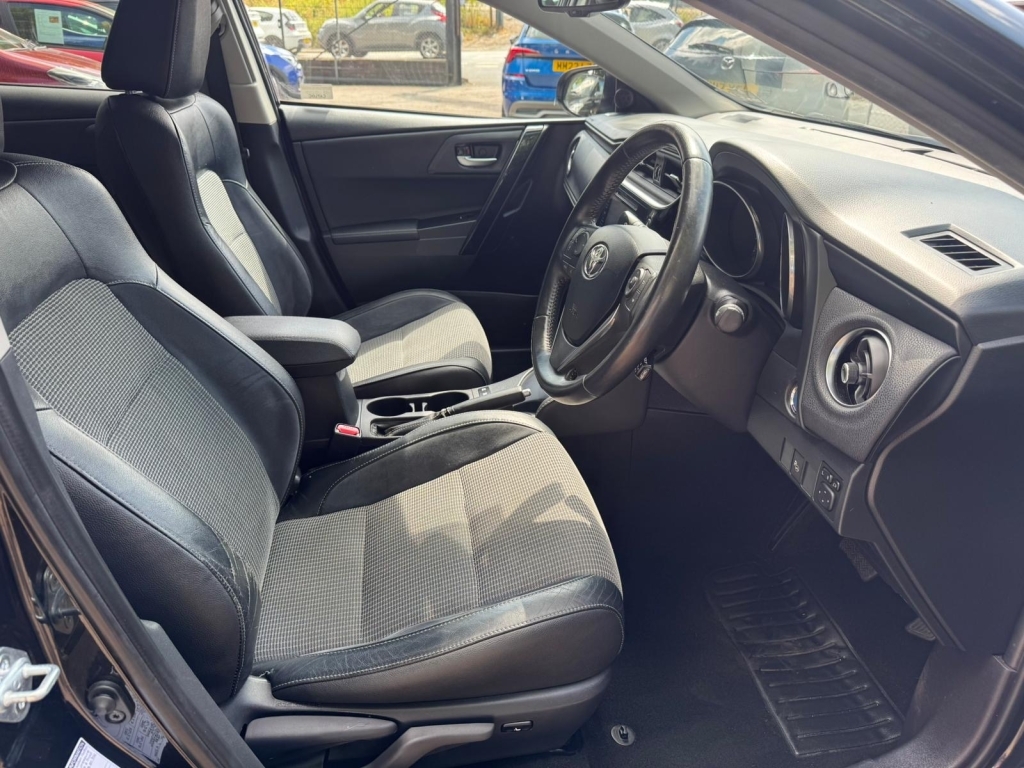 Toyota Auris Excel Grey #10
