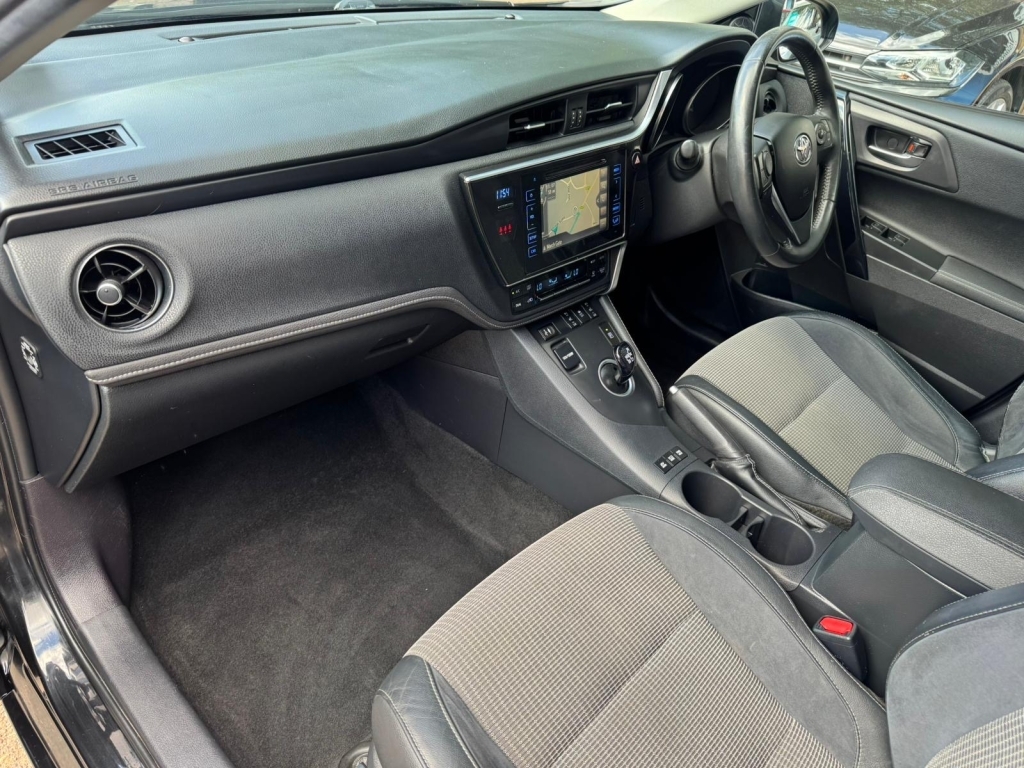 Toyota Auris Excel Grey #19