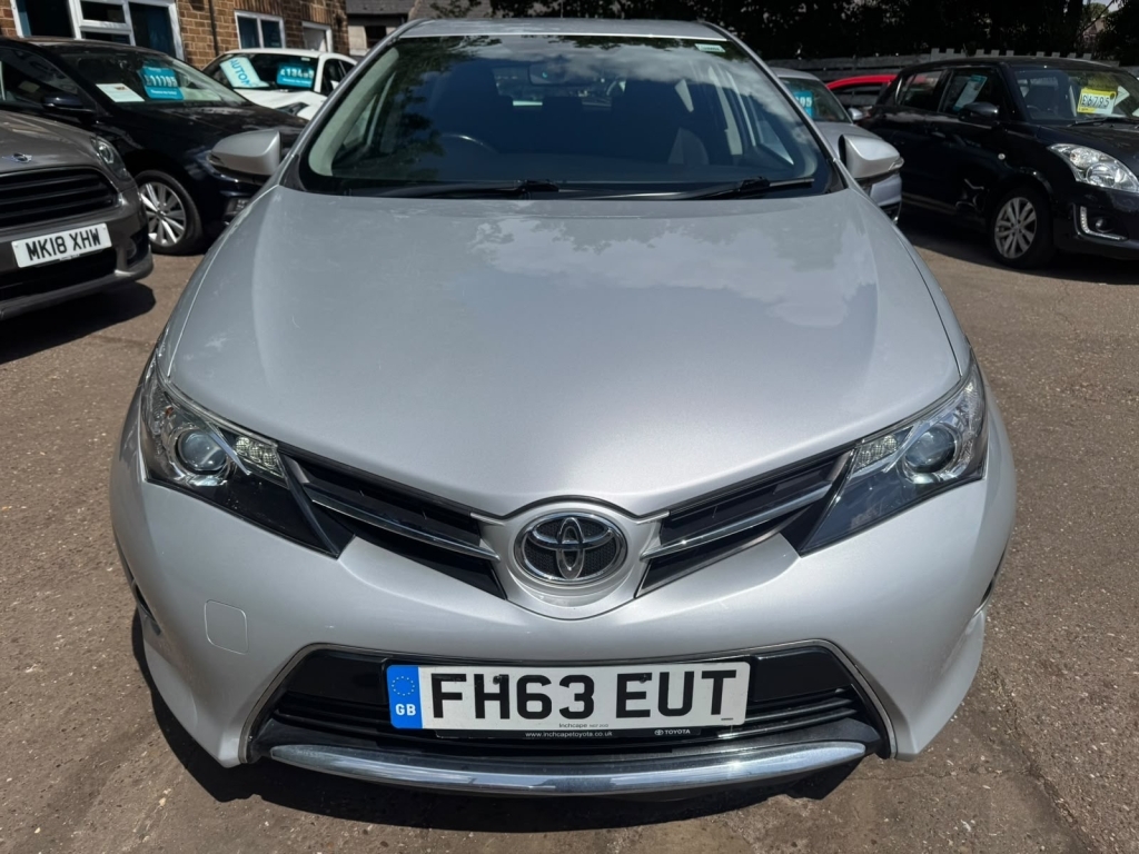 Toyota Auris Hatchback 1.6 Icon Valvematic Silver #2
