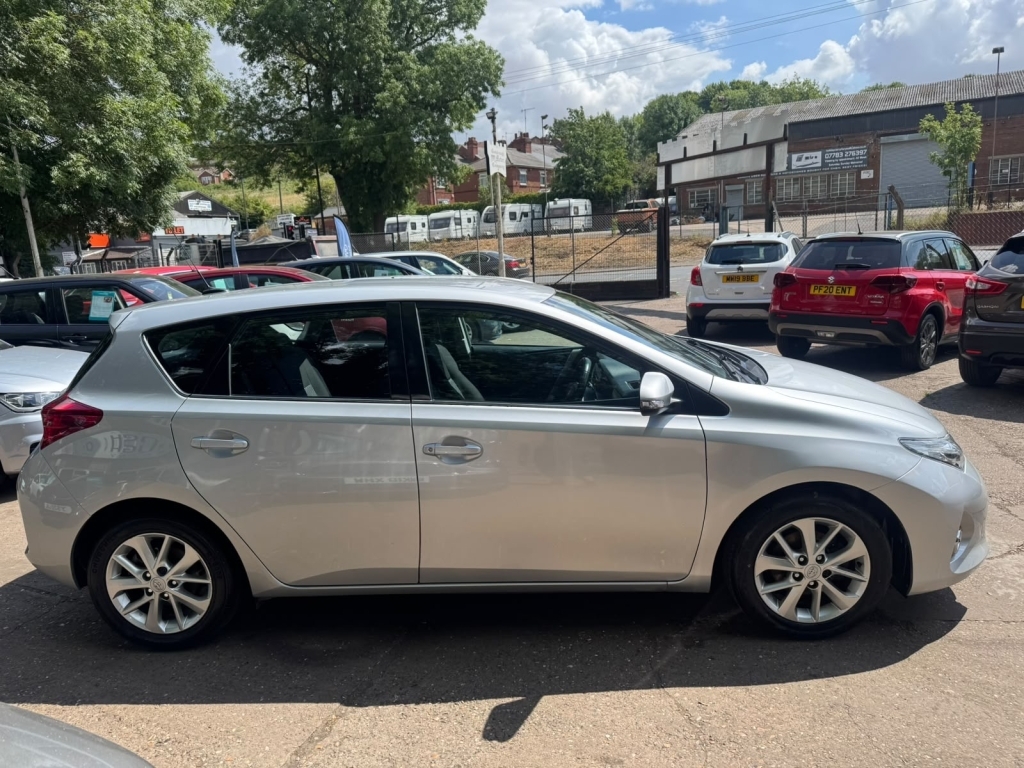 Toyota Auris Hatchback 1.6 Icon Valvematic Silver #5