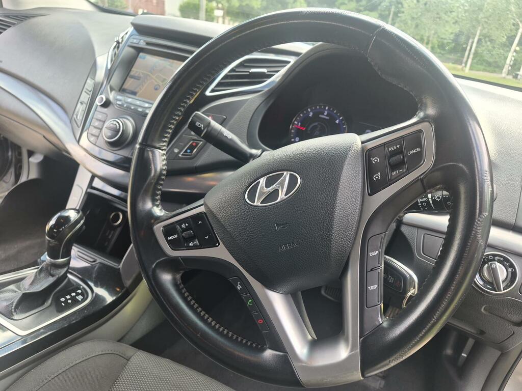 Hyundai I40 1.7 Crdi Blue Drive Style Estate Red #20