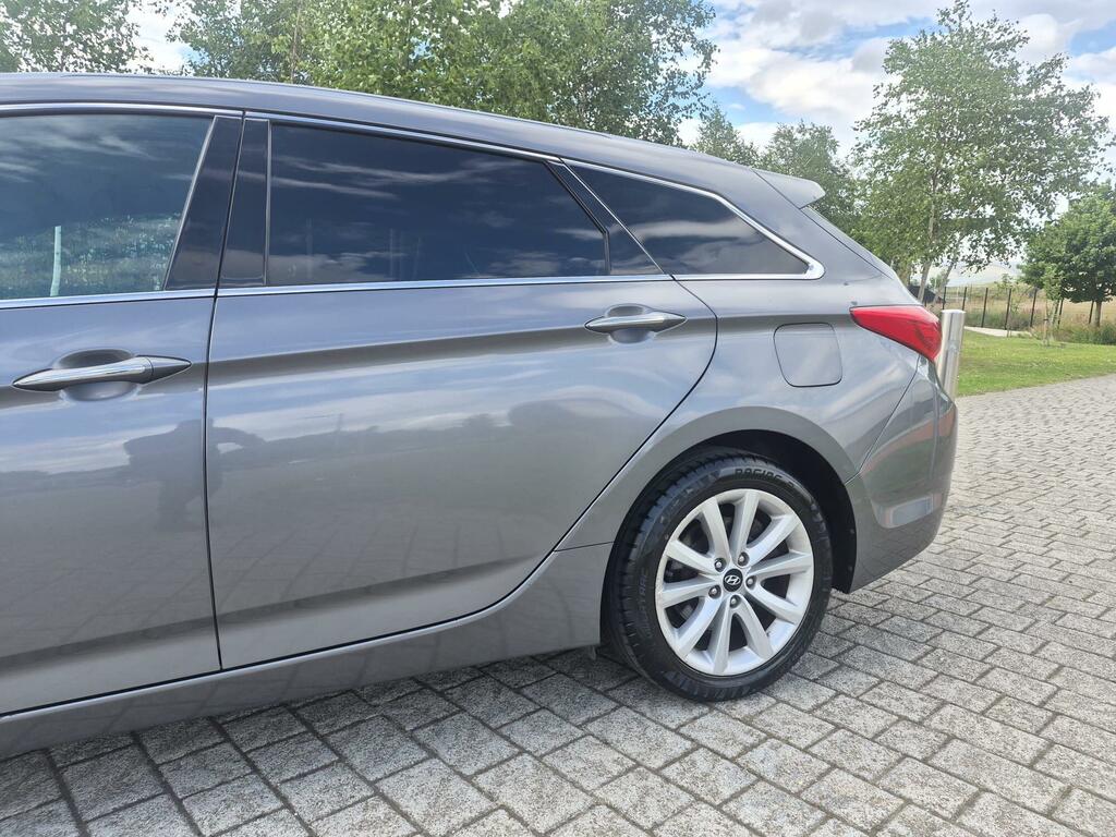 Hyundai I40 1.7 Crdi Blue Drive Style Estate Red #32