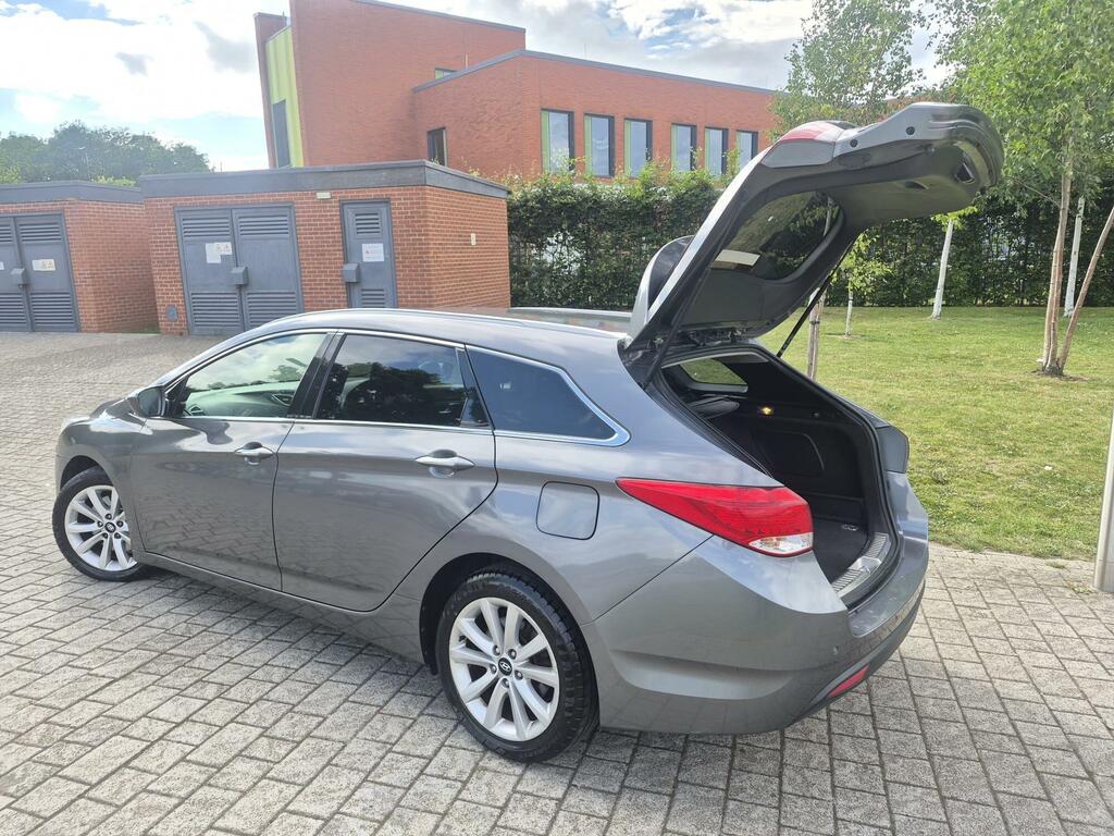 Hyundai I40 1.7 Crdi Blue Drive Style Estate Red #29