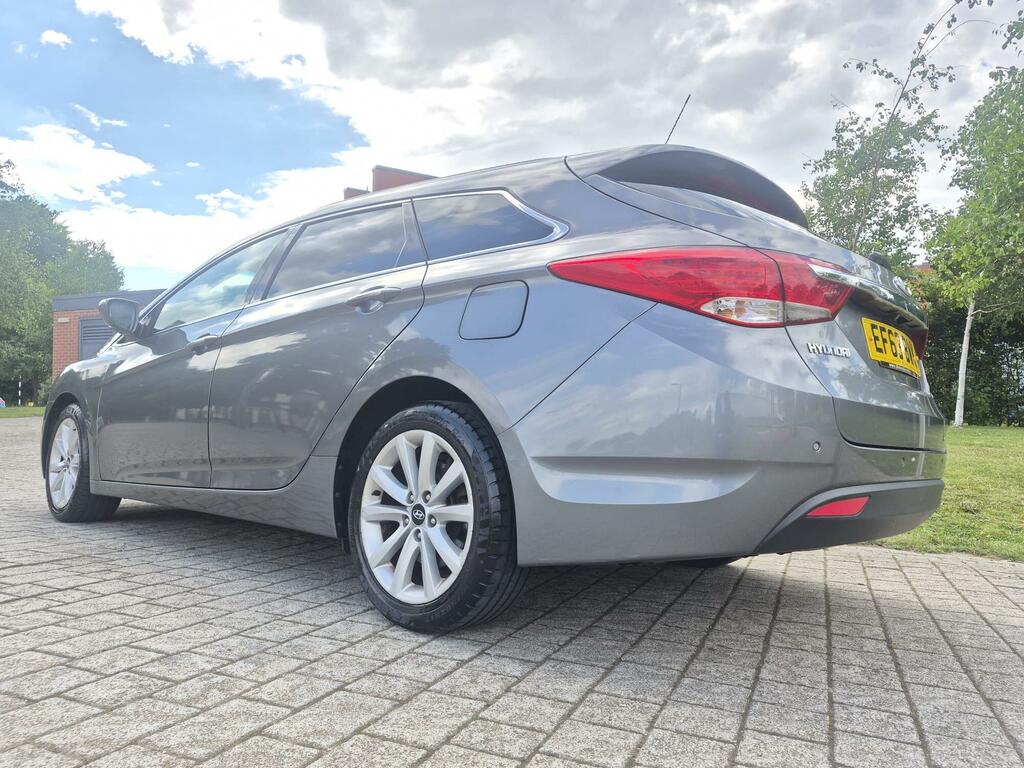 Hyundai I40 1.7 Crdi Blue Drive Style Estate Red #27