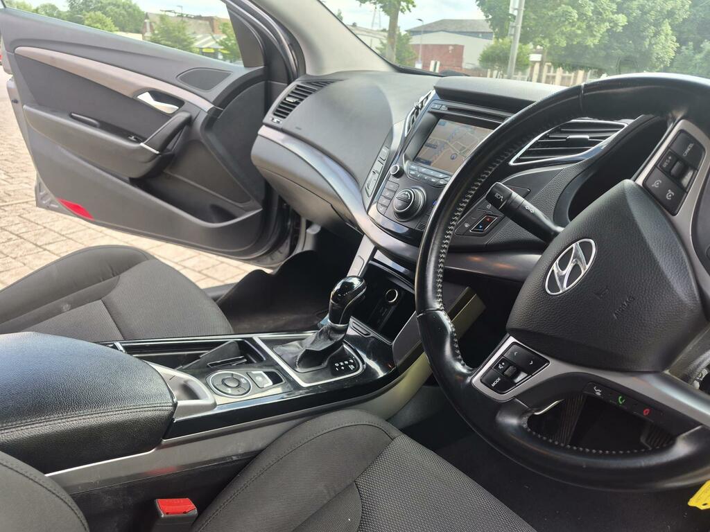 Hyundai I40 1.7 Crdi Blue Drive Style Estate Red #18