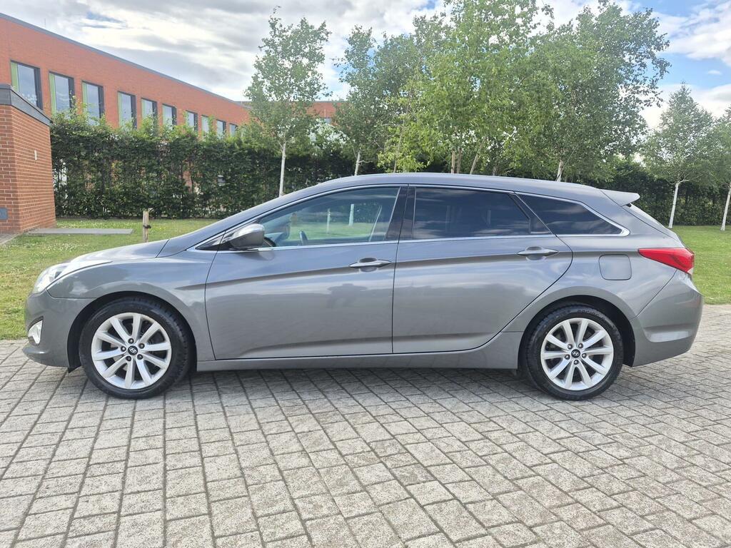 Hyundai I40 1.7 Crdi Blue Drive Style Estate Red #31