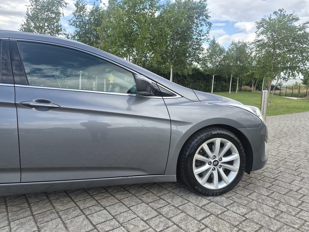 Hyundai I40 1.7 Crdi Blue Drive Style Estate Red #10