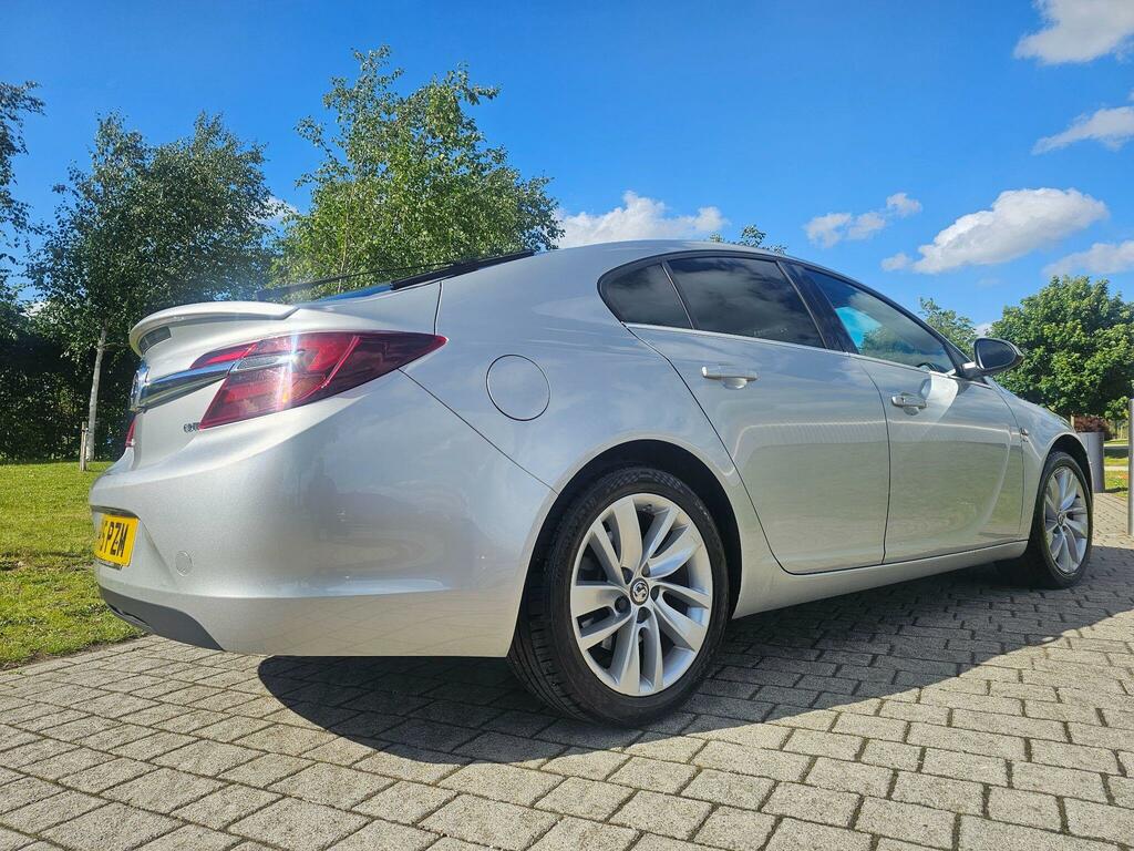 Vauxhall Insignia 2.0 Cdti Ecoflex Sri Nav Sports Tourer Black #16