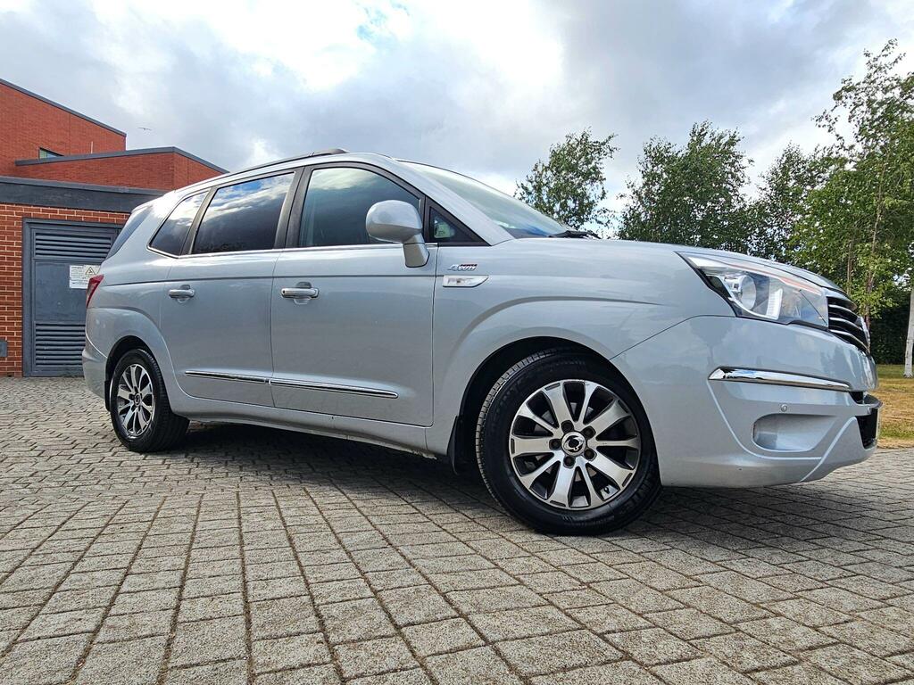 SsangYong Turismo 2.2D Elx T-tronic 4Wd Selectable Euro 6 Silver