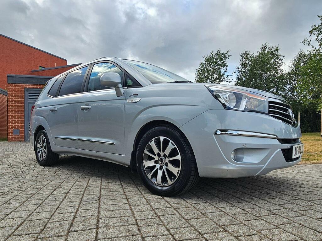 SsangYong Turismo 2.2D Elx T-tronic 4Wd Selectable Euro 6 Silver #4