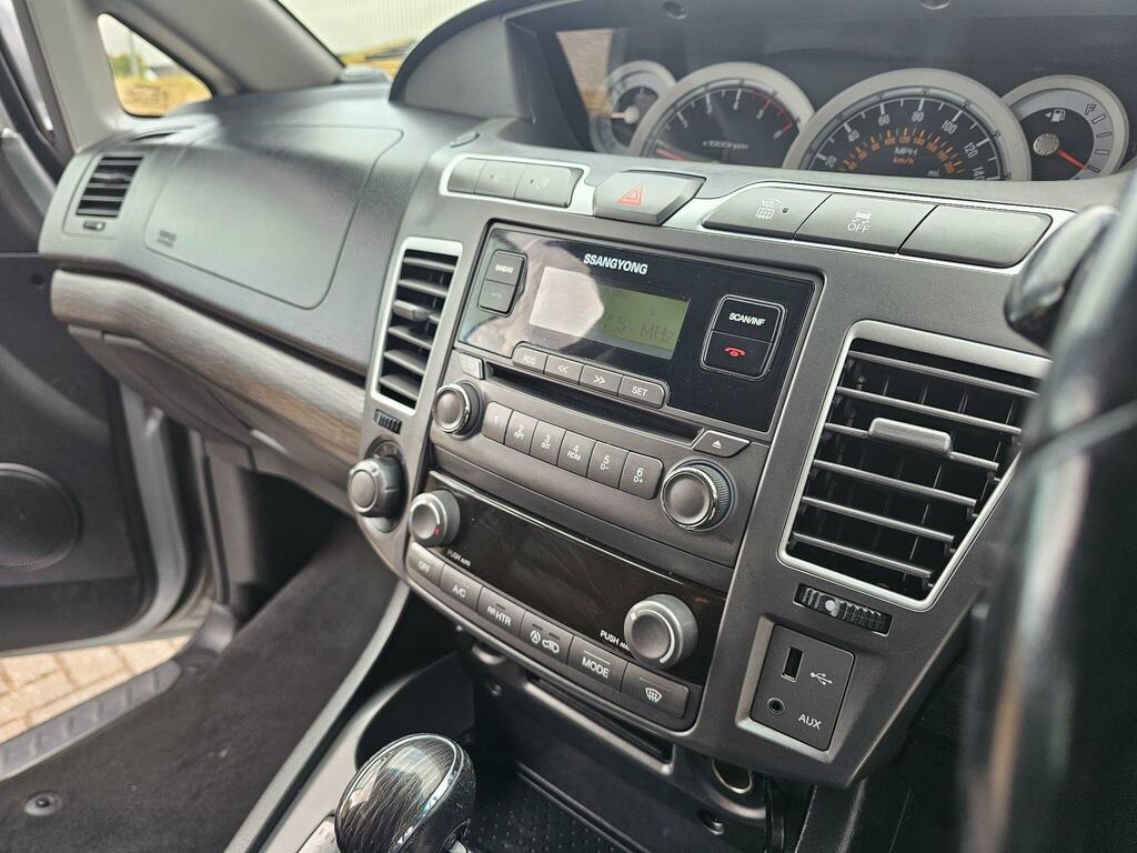 SsangYong Turismo 2.2D Se Euro 6 Silver #13