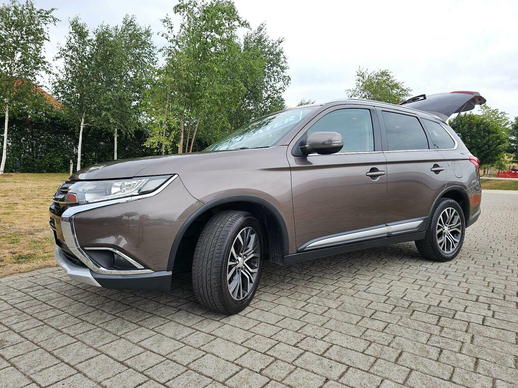 Mitsubishi Outlander Suv 2.0H 12Kwh 5Hs Cvt 4Wd Euro 6 Ss White #29