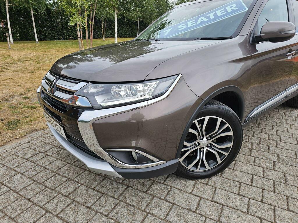 Mitsubishi Outlander Suv 2.0H 12Kwh 5Hs Cvt 4Wd Euro 6 Ss White #30