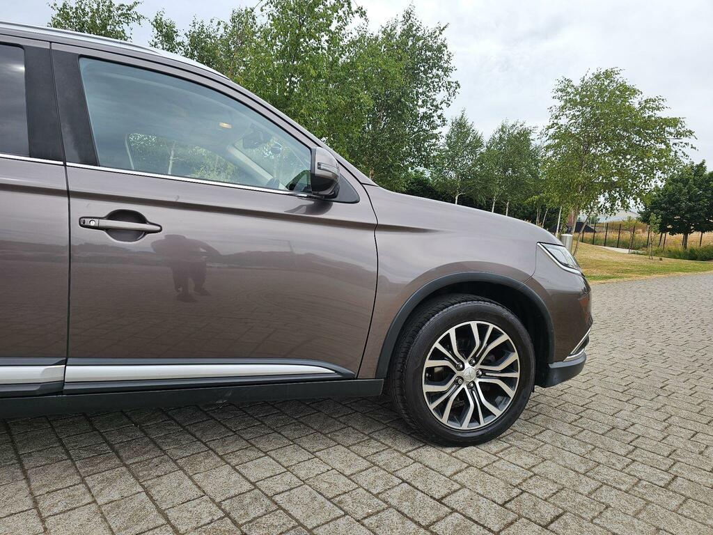 Mitsubishi Outlander 2.2 Di-d 3 4Wd Euro 6 Brown #5