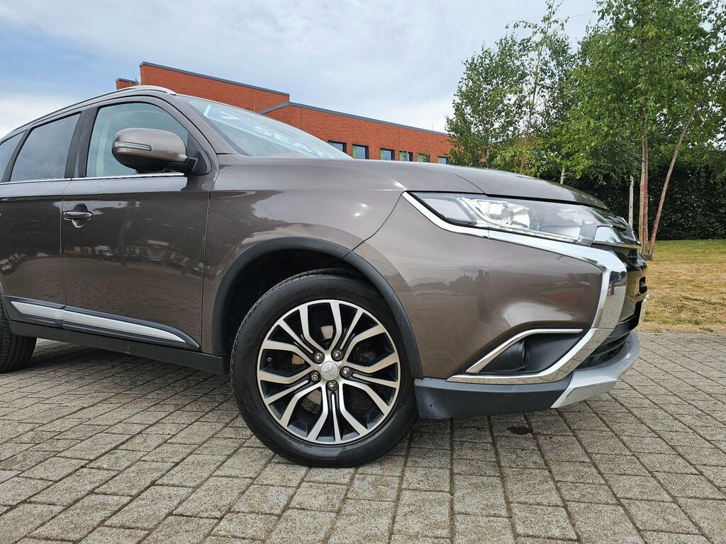 Mitsubishi Outlander Suv 2.0H 12Kwh 5Hs Cvt 4Wd Euro 6 Ss White #11