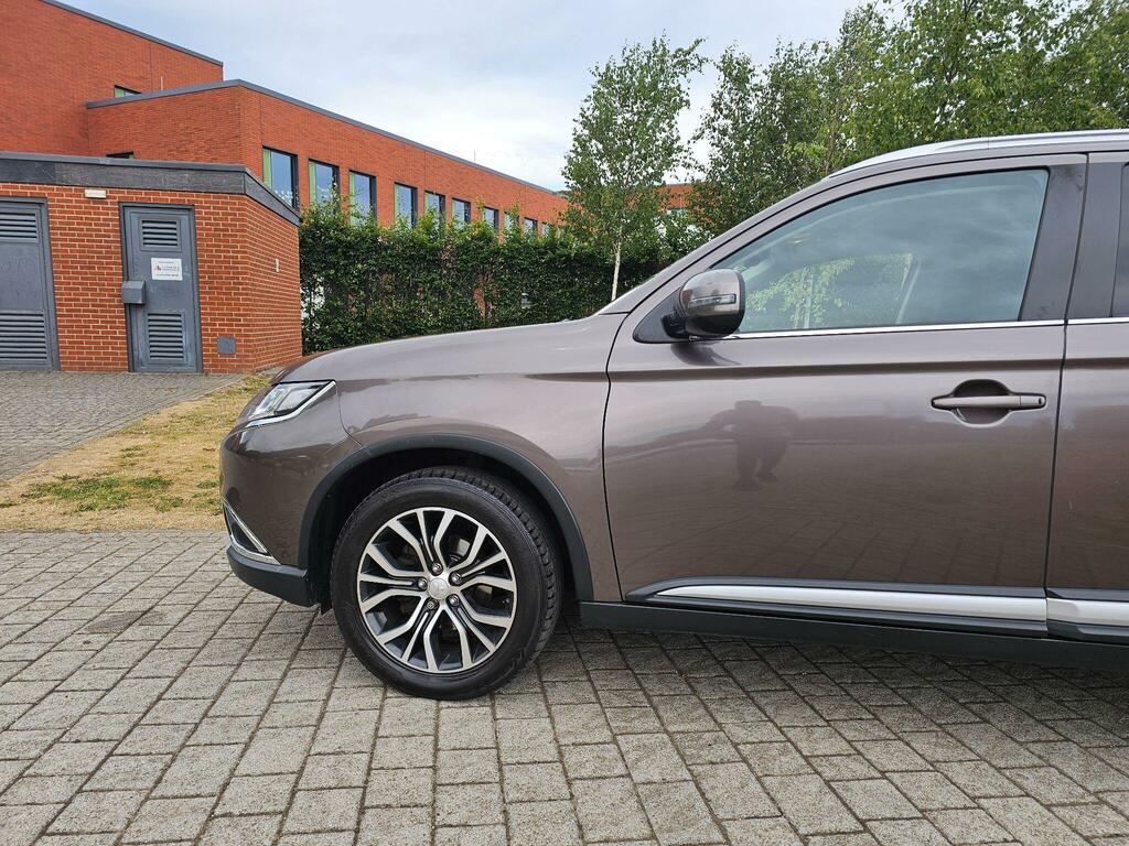 Mitsubishi Outlander Suv 2.0H 12Kwh 5Hs Cvt 4Wd Euro 6 Ss White #21