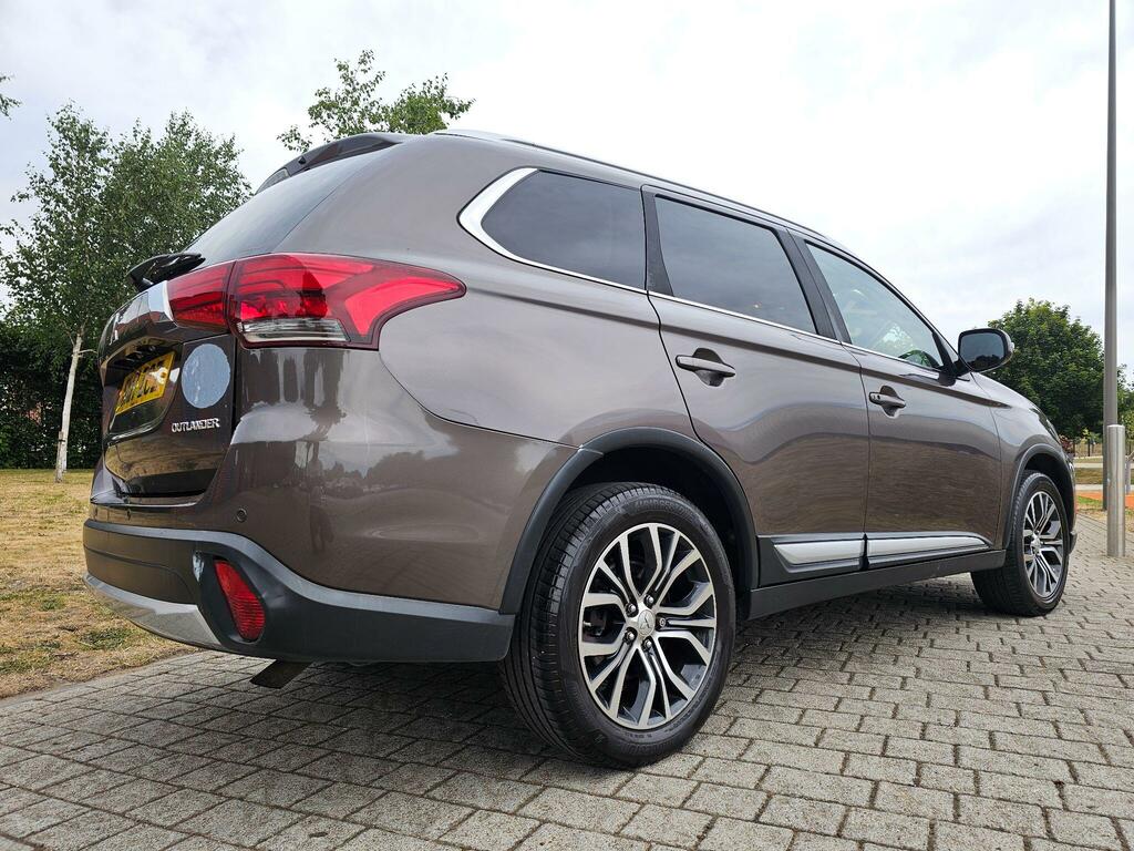 Mitsubishi Outlander 2.2 Di-d 3 4Wd Euro 6 Brown #2