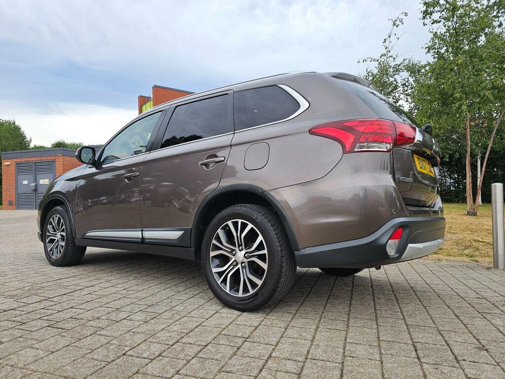 Mitsubishi Outlander Suv 2.0H 12Kwh 5Hs Cvt 4Wd Euro 6 Ss White #27