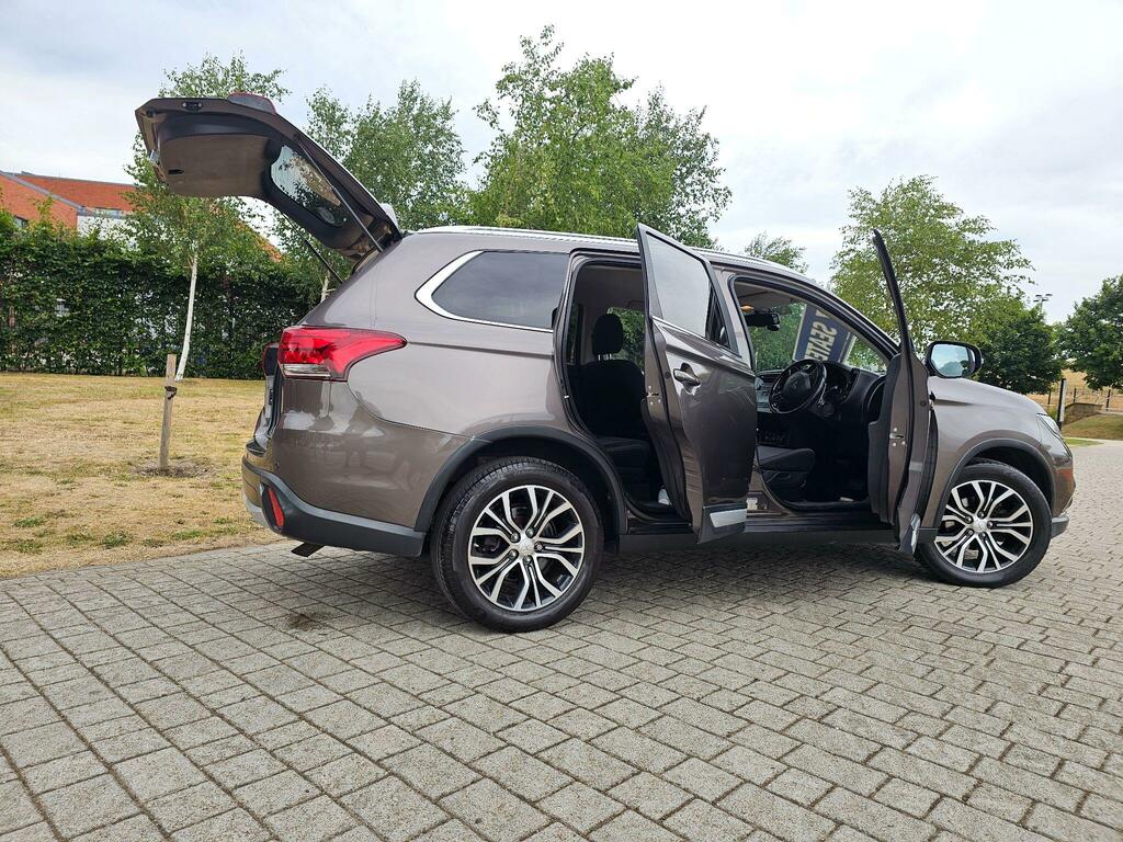 Mitsubishi Outlander Suv 2.0H 12Kwh 5Hs Cvt 4Wd Euro 6 Ss White #17