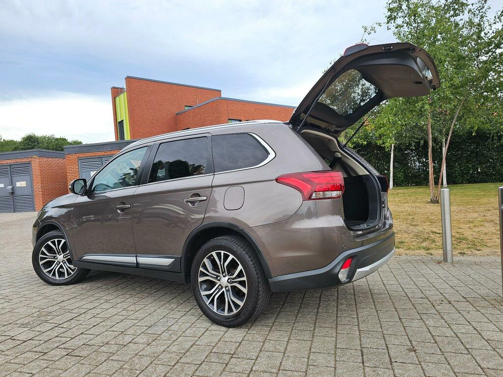 Mitsubishi Outlander Suv 2.0H 12Kwh 5Hs Cvt 4Wd Euro 6 Ss White #28