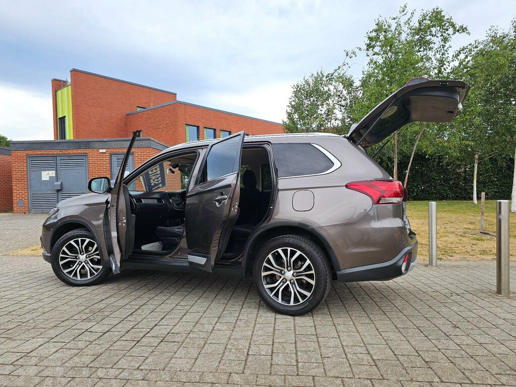 Mitsubishi Outlander Suv 2.0H 12Kwh 5Hs Cvt 4Wd Euro 6 Ss White #32