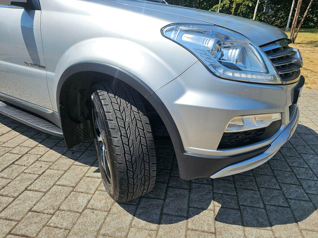 SsangYong Rexton Black #30