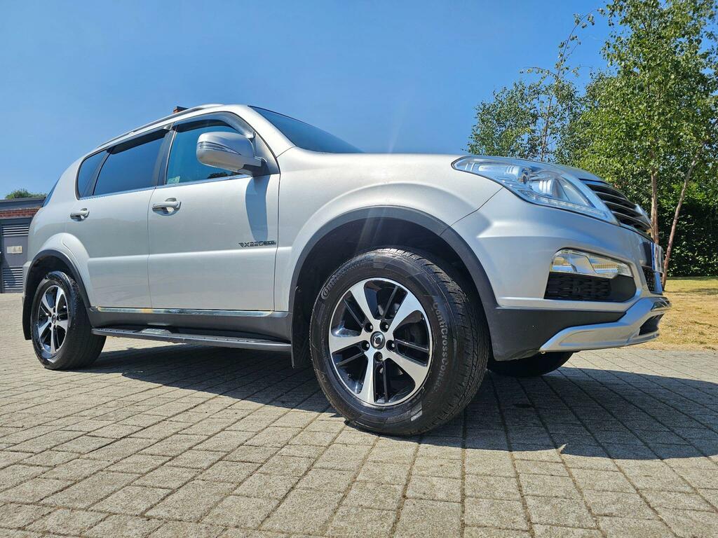 SsangYong Rexton Black #31