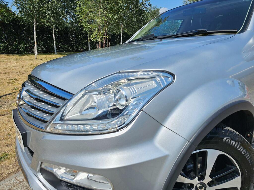 SsangYong Rexton Black #34