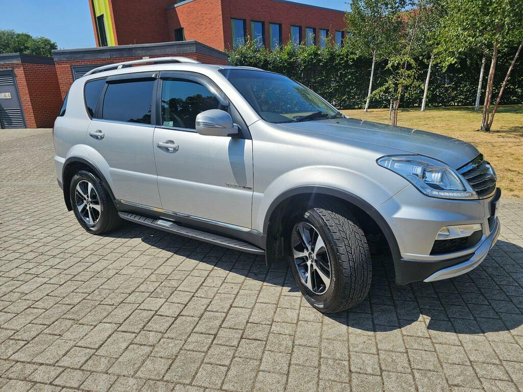 SsangYong Rexton Black #9