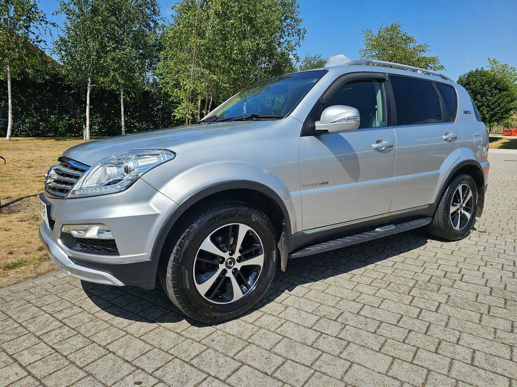 SsangYong Rexton Black #13
