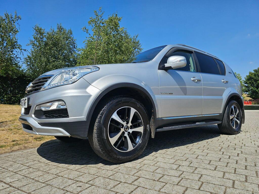 SsangYong Rexton Black #12