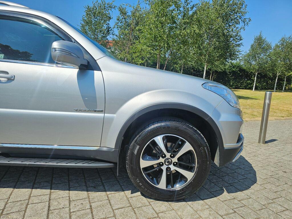SsangYong Rexton Black #26