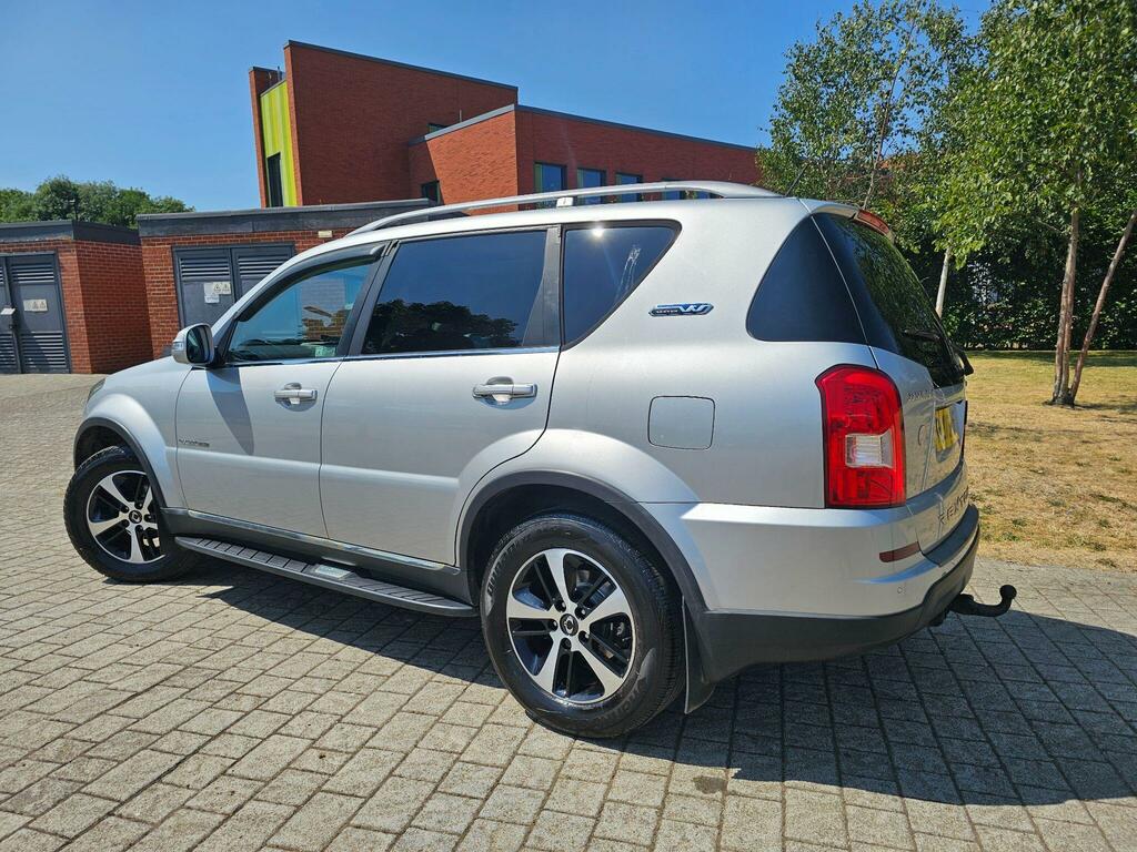 SsangYong Rexton Black #15