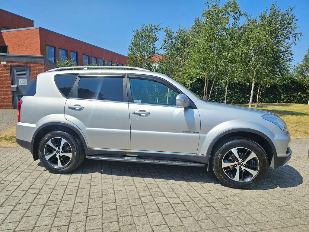 SsangYong Rexton Black #19