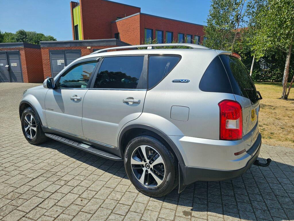 SsangYong Rexton Black #17