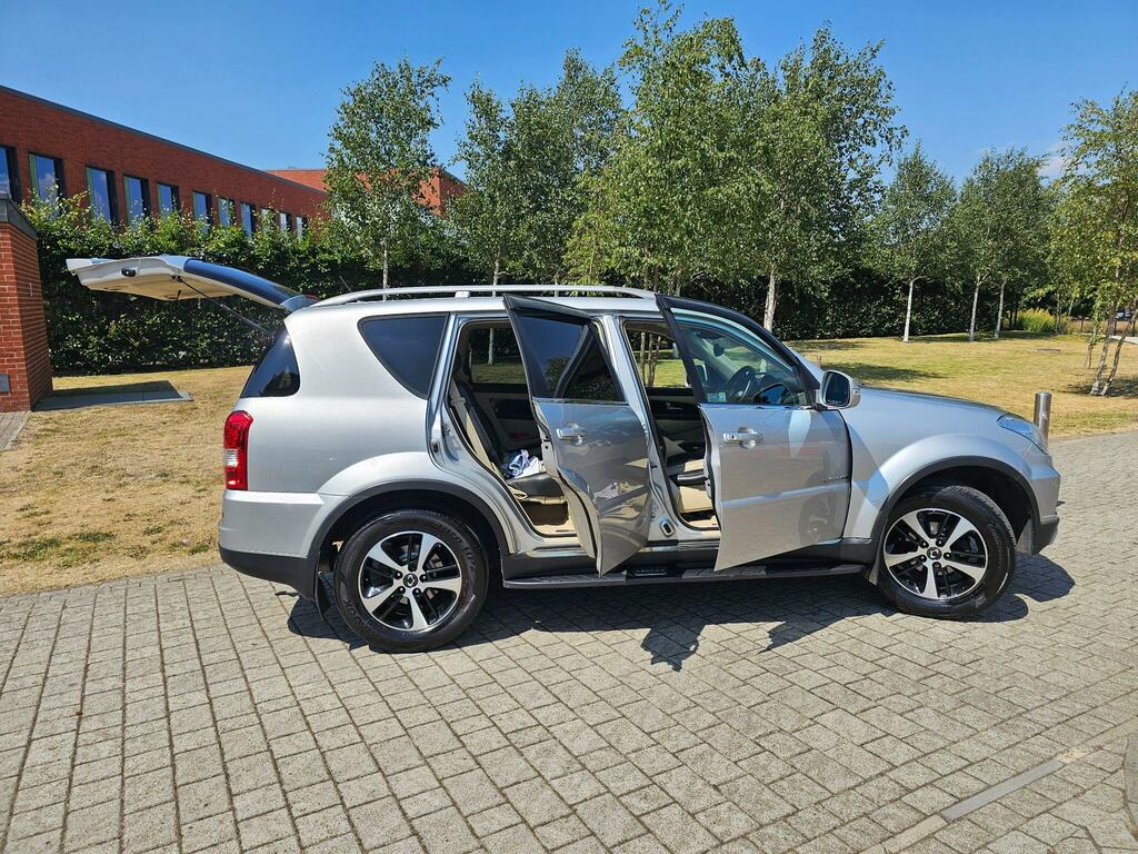 SsangYong Rexton Black #20
