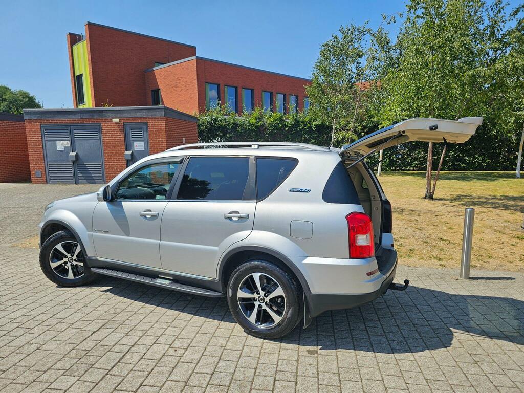 SsangYong Rexton Black #14