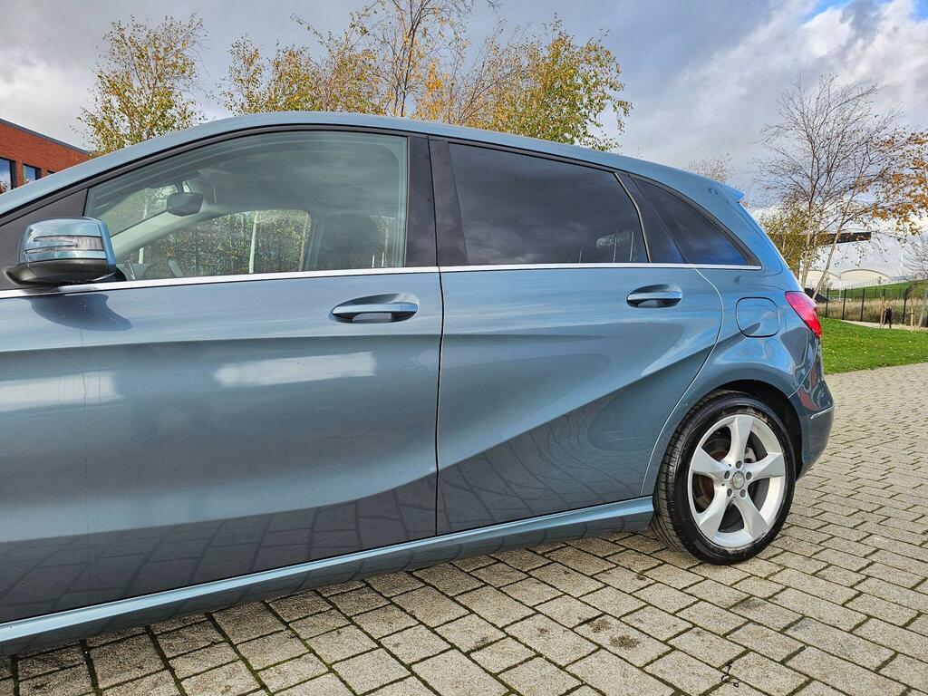 Mercedes-Benz B Class B180 Se Cdi Blueefficiency Black #25