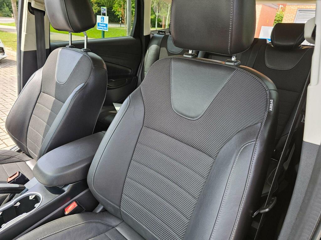 Ford Kuga 2.0 Tdci Titanium Awd Euro 5 Black #30