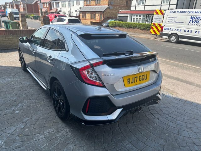 Honda Civic 1.5 Vtec Turbo Sport 5-Door Black #9