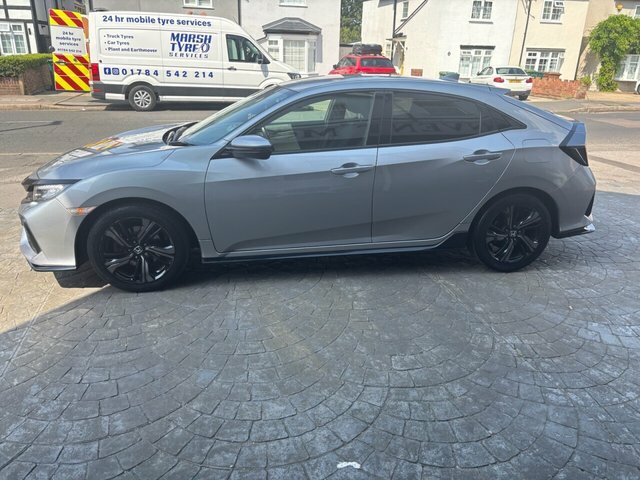 Honda Civic 1.5 Vtec Turbo Sport 5-Door Black #11