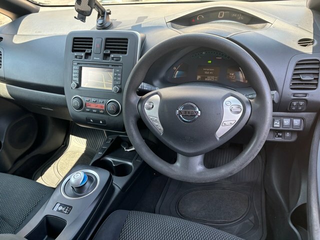 Nissan Leaf Tekna Black #9
