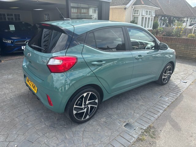 Hyundai I10 1.2 Premium Hatchback Euro 6 S S Green #3