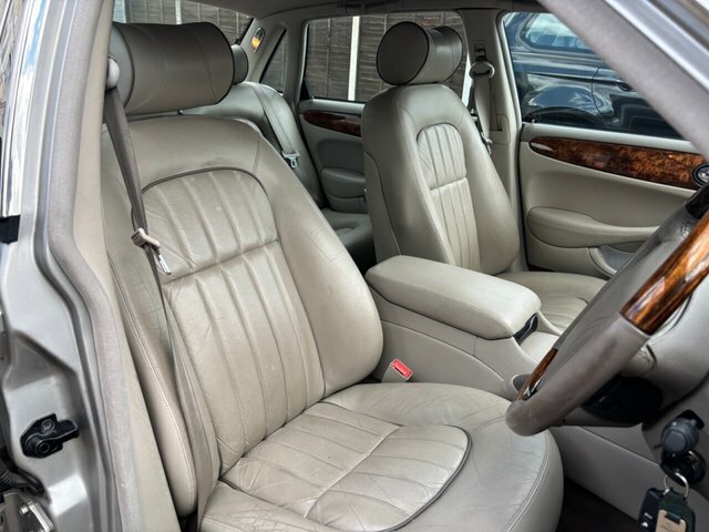 Jaguar XJ 4.0 Sovereign V8 Beige #3
