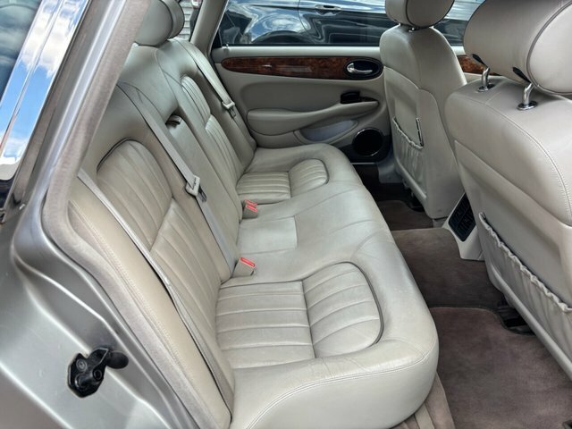 Jaguar XJ 4.0 Sovereign V8 Beige #4