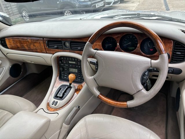 Jaguar XJ 4.0 Sovereign V8 Beige