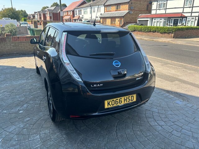 Nissan Leaf 30Kwh Tekna Hatchback 109 Bhp Black #5