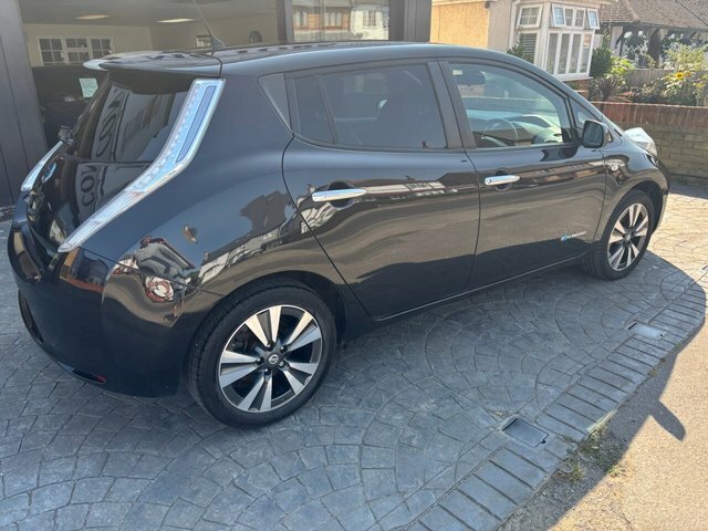 Nissan Leaf 30Kwh Tekna Hatchback 109 Bhp Black #3