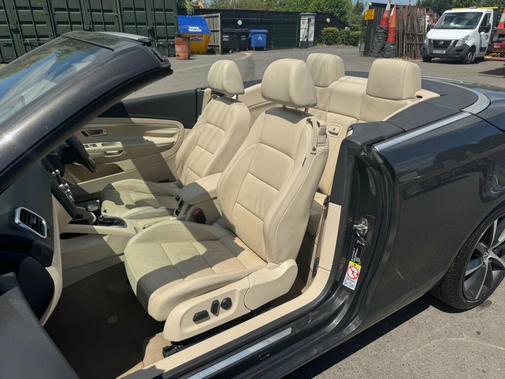 Volkswagen EOS Convertible White #32